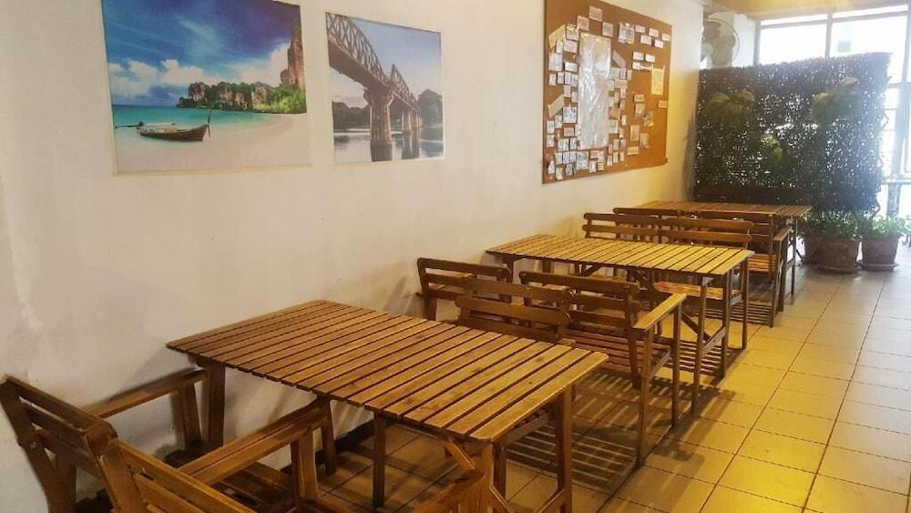 The Mixx Hostel Банкок Екстериор снимка