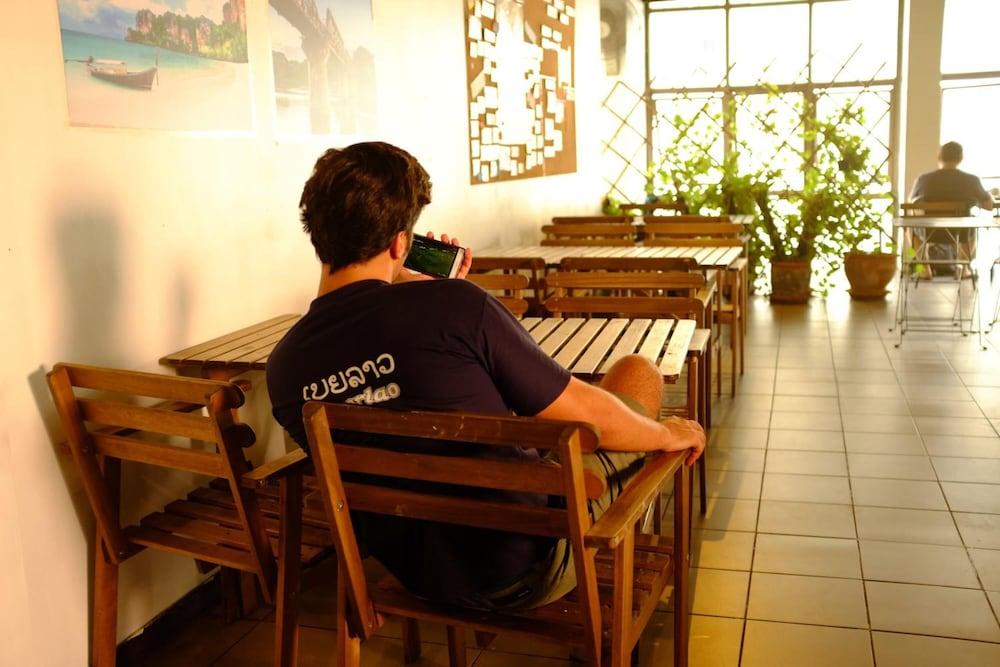 The Mixx Hostel Банкок Екстериор снимка