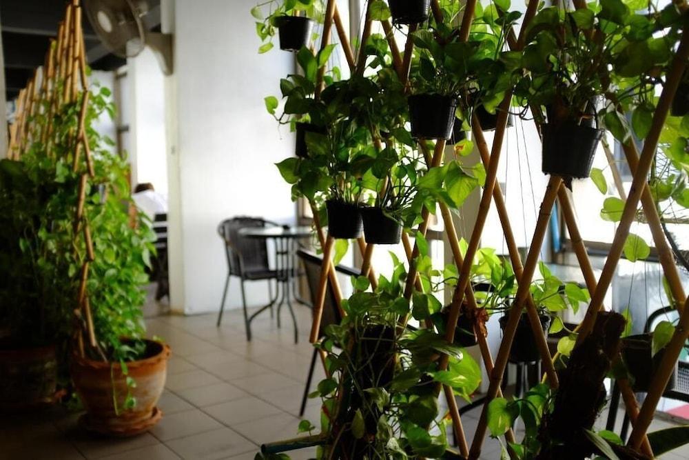 The Mixx Hostel Банкок Екстериор снимка