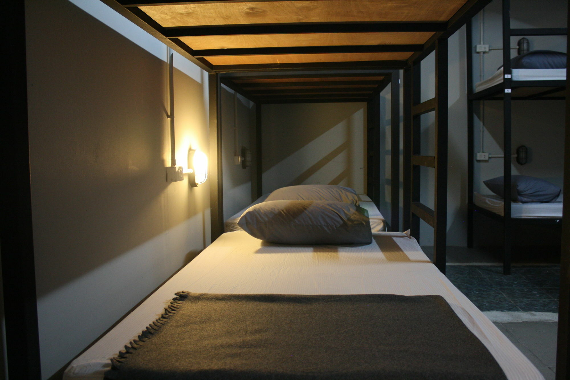 The Mixx Hostel Банкок Екстериор снимка